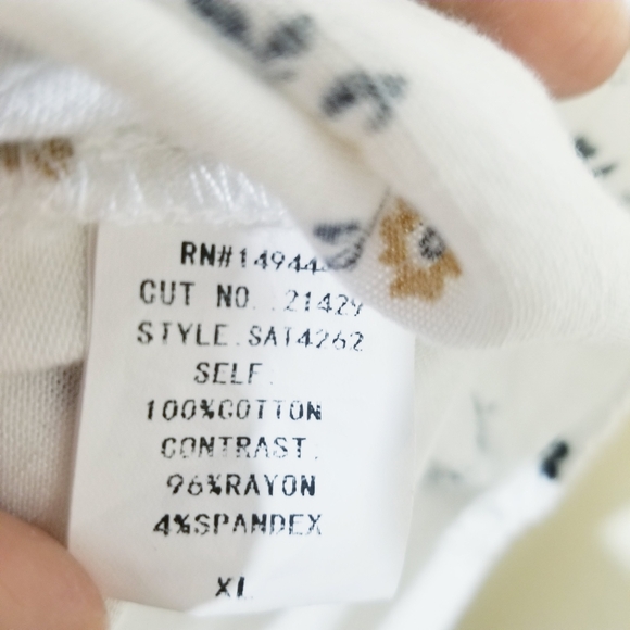 Floral print top - Picture 9 of 10